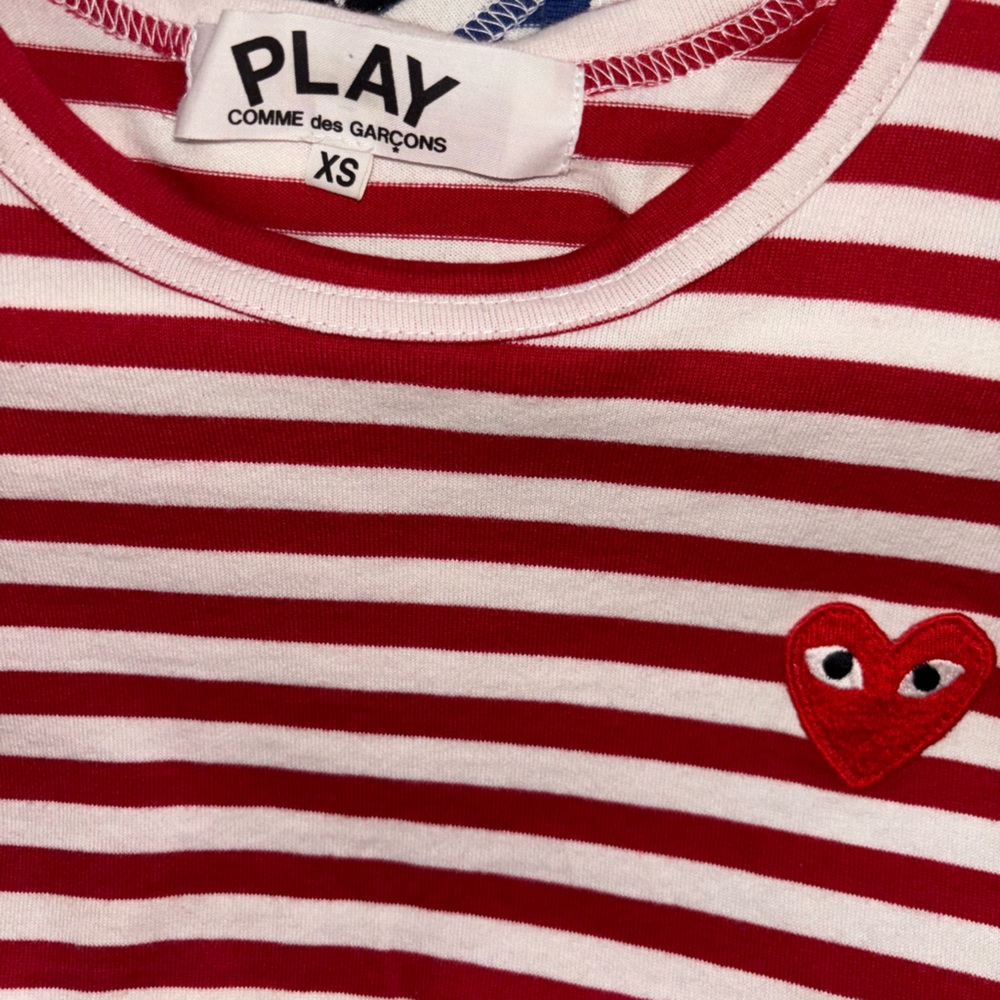 COMME DES GARÇONS PLAY , White & Red Heart Patch Long Sleeve T-Shirt - Picture 4 of 4